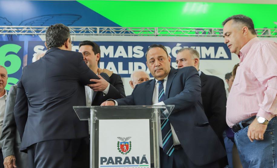 Governador libera mais R$ 403 milhões para a saúde e entrega novos carros e ambulâncias