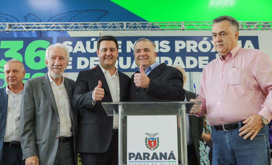 Governador libera mais R$ 403 milhões para a saúde e entrega novos carros e ambulâncias