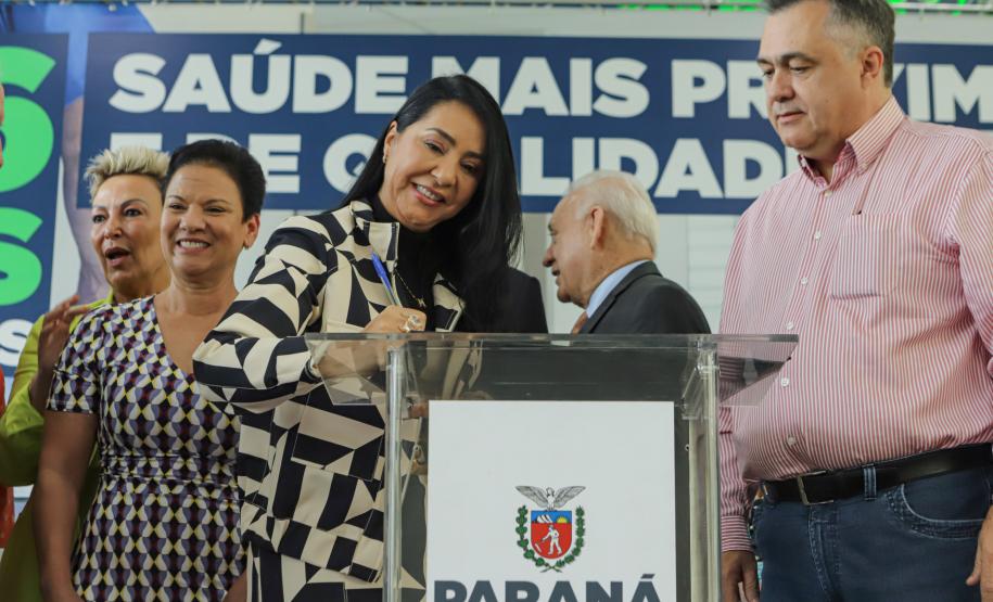 Governador libera mais R$ 403 milhões para a saúde e entrega novos carros e ambulâncias