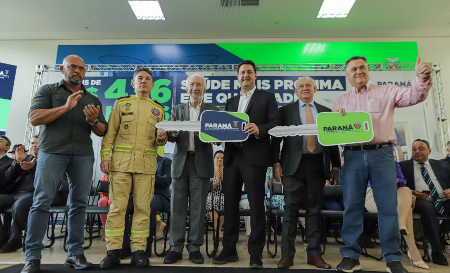 Governador libera mais R$ 403 milhões para a saúde e entrega novos carros e ambulâncias