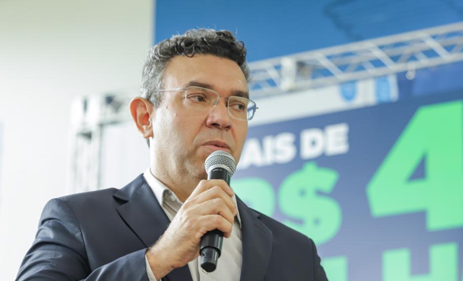 Governador libera mais R$ 403 milhões para a saúde e entrega novos carros e ambulâncias