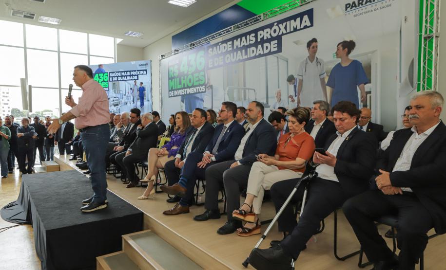 Governador libera mais R$ 403 milhões para a saúde e entrega novos carros e ambulâncias