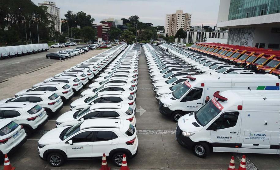 Governador libera mais R$ 403 milhões para a saúde e entrega novos carros e ambulâncias