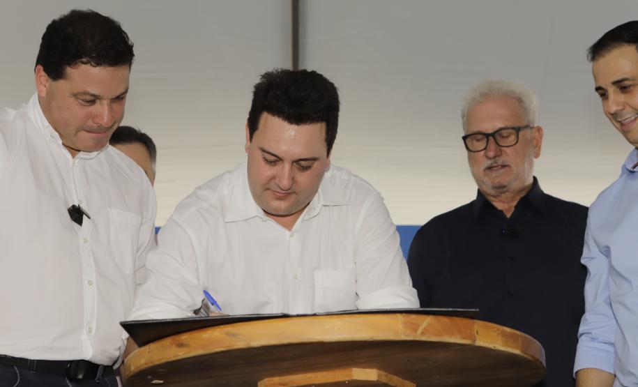 O governador Carlos Massa Ratinho Junior assinou convênio para a conclusão das obras do Hospital de Cianorte
