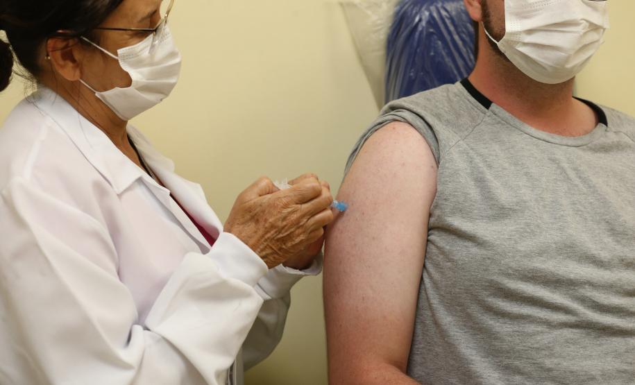 Saúde alerta para o cuidado com a saúde do homem e a importância da vacinação