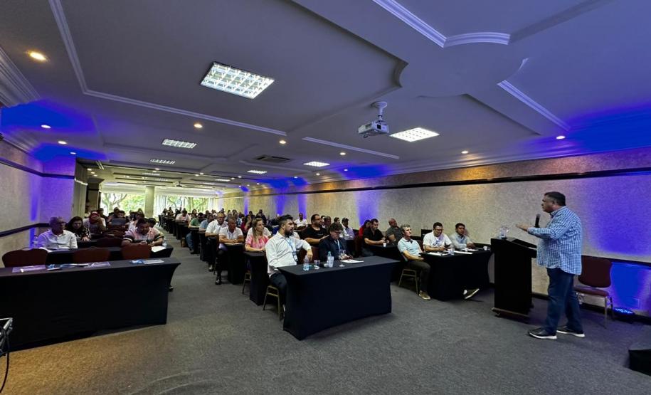 Saúde apresenta dados de vacinação e investimentos no X Encontro da Acamop