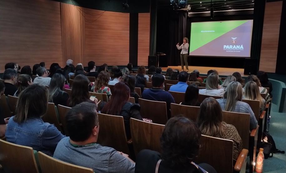 Imunização é tema de encontro de educação permanente de profissionais da saúde