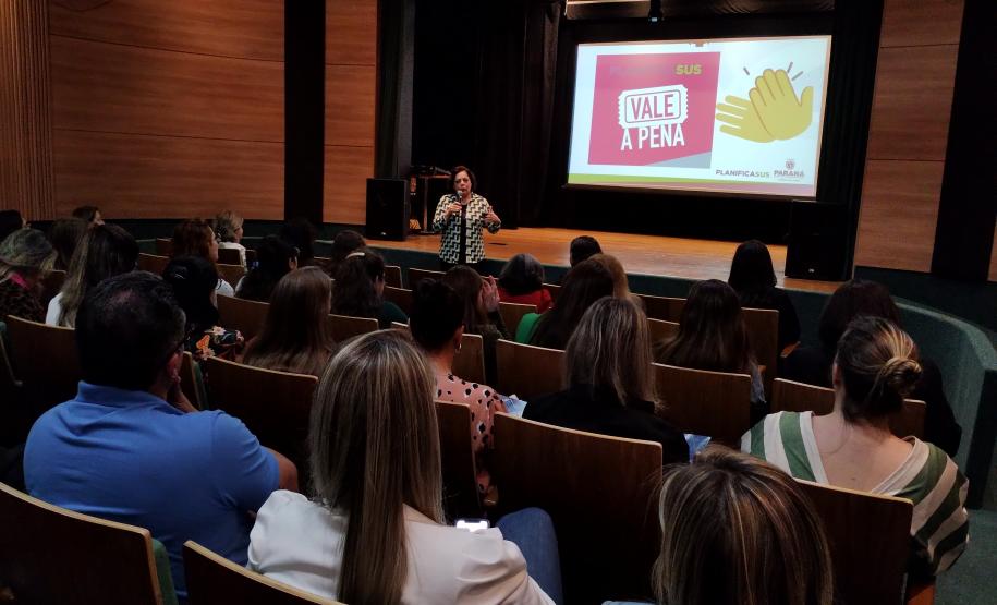 Imunização é tema de encontro de educação permanente de profissionais da saúde