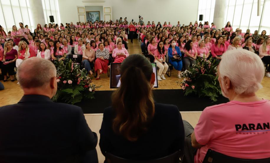 Encerramento do Paraná Rosa reforça sobre os cuidados com a saúde da mulher