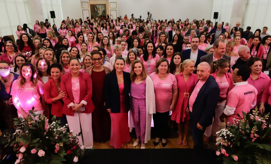 Encerramento do Paraná Rosa reforça sobre os cuidados com a saúde da mulher