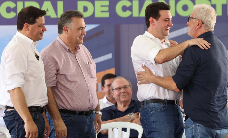 O governador Carlos Massa Ratinho Junior assinou convênio para a conclusão das obras do Hospital de Cianorte