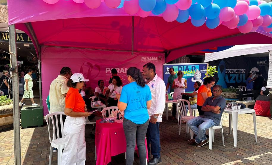 Sesa realiza ações em alusão ao Novembro Azul no calçadão de Londrina