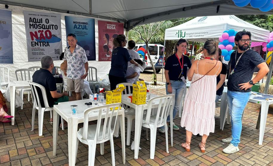 Sesa realiza ações em alusão ao Novembro Azul no calçadão de Londrina