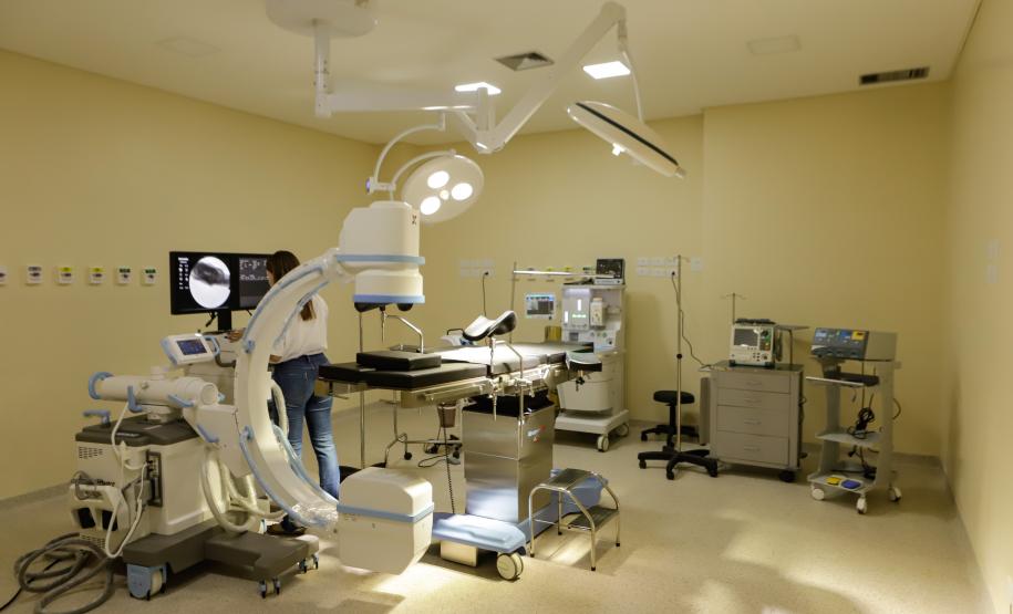 Após investimento de R$ 16,4 milhões, governador inaugura Hospital de Cornélio Procópio