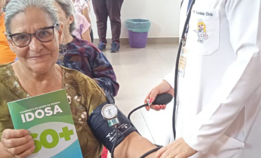 Caderneta de Saúde da Pessoa Idosa já é usada em todas as unidades do Paraná