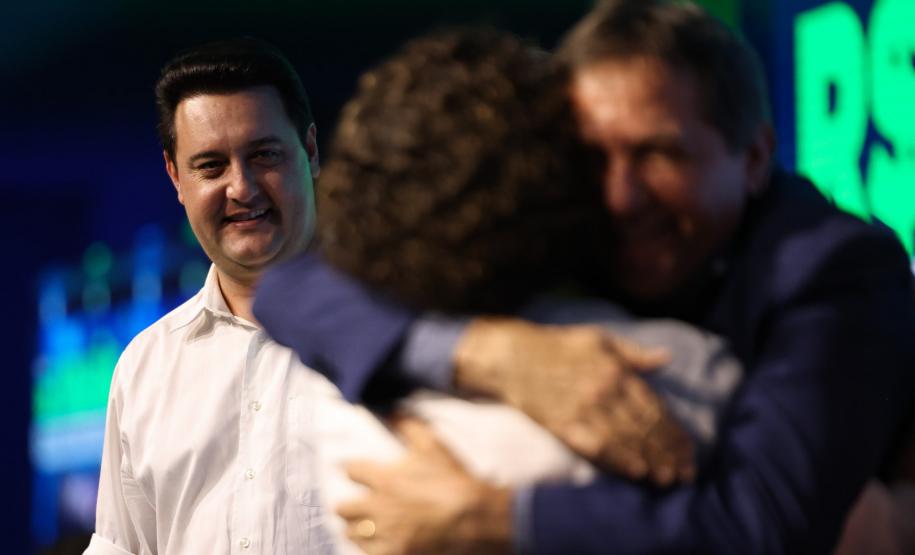 Governador anuncia R$ 1 bilhão para fortalecer a saúde no Paraná