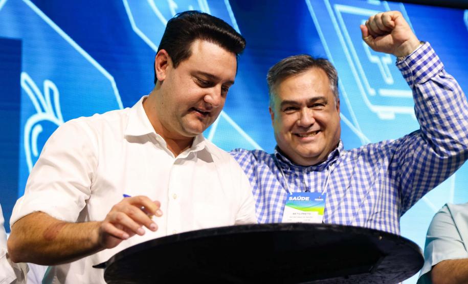 Governador anuncia R$ 1 bilhão para fortalecer a saúde no Paraná