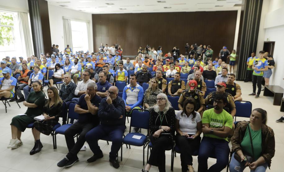 Profissionais contratados para o Verão Maior Paraná vão auxiliar população afetada pelas chuvas