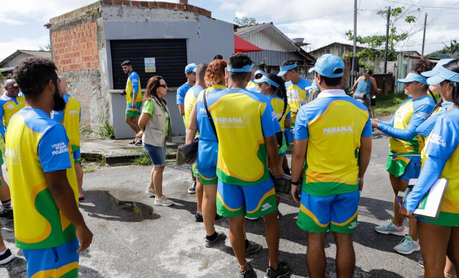 Mais de 300 profissionais trabalham na conscientização contra a dengue no Litoral