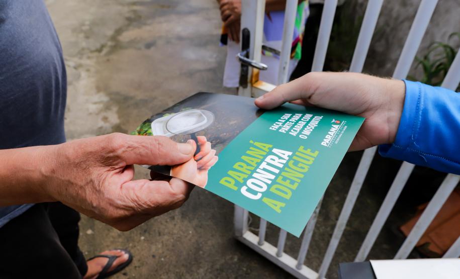 Mais de 300 profissionais trabalham na conscientização contra a dengue no Litoral
