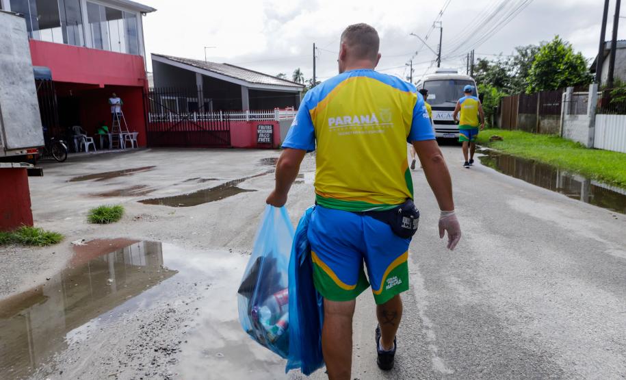 Mais de 300 profissionais trabalham na conscientização contra a dengue no Litoral