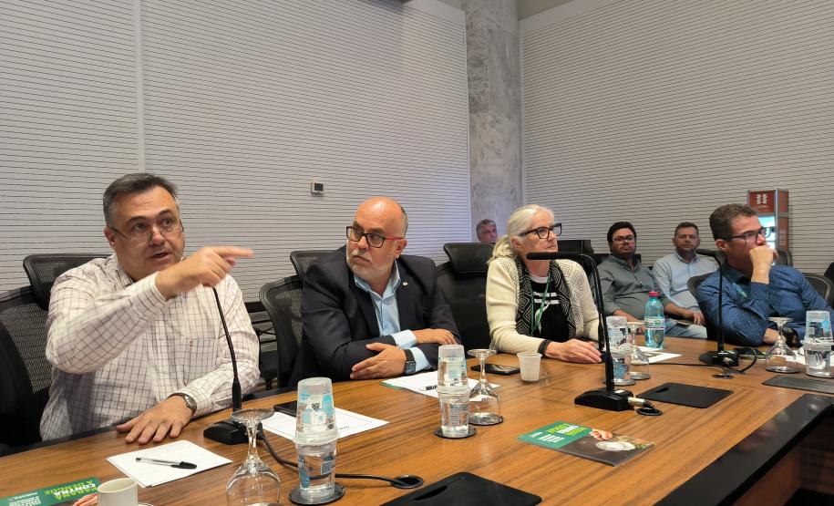 Governo do Paraná fortalece combate à Dengue em reunião do Comitê Intersetorial