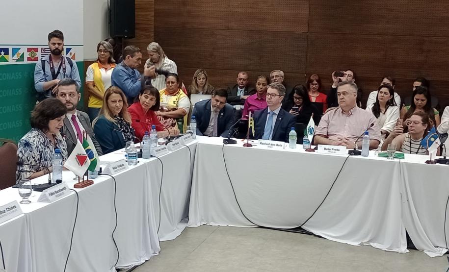 Secretário debate Dia D de combate à dengue e estratégias com Ministério da Saúde