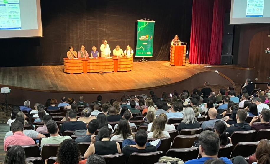Profissionais do Programa Mais Médicos participam de acolhimento no Paraná