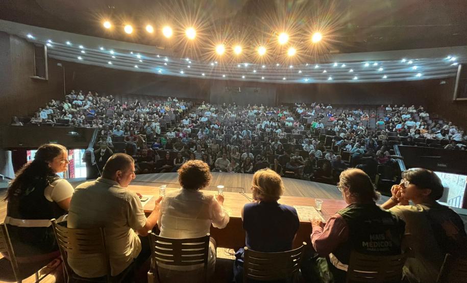 Profissionais do Programa Mais Médicos participam de acolhimento no Paraná