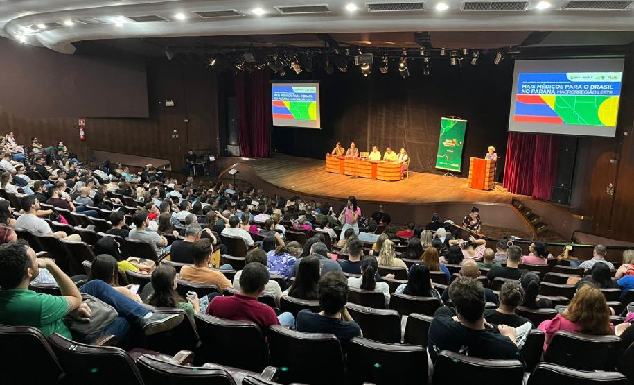 Profissionais do Programa Mais Médicos participam de acolhimento no Paraná