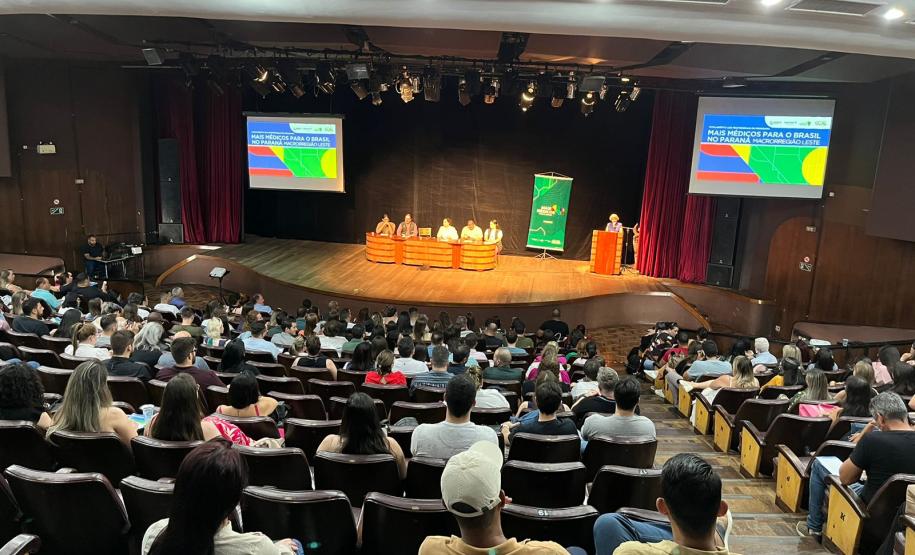 Profissionais do Programa Mais Médicos participam de acolhimento no Paraná