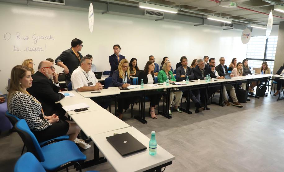 Paraná apresenta processo de compra de medicamentos por consórcio no Cosud