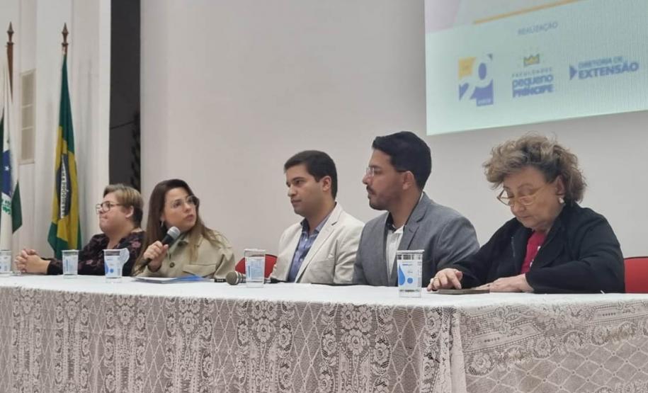 Seminário atualiza profissionais da saúde sobre a tuberculose e enfatiza a prevenção