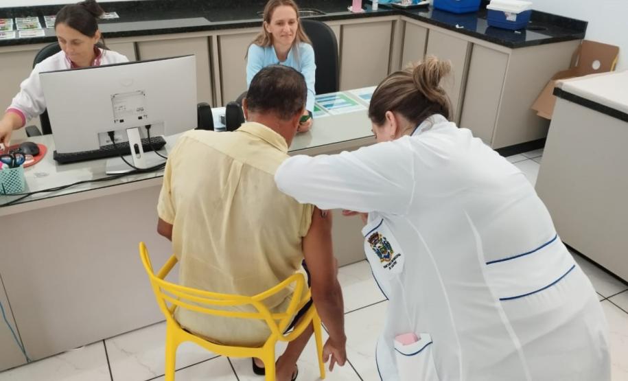 Dia D de vacinação contra a gripe mobiliza 10 mil profissionais da saúde