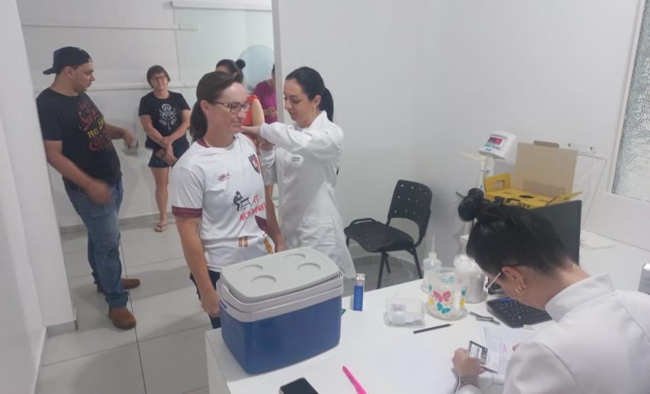 Dia D de vacinação contra a gripe mobiliza 10 mil profissionais da saúde