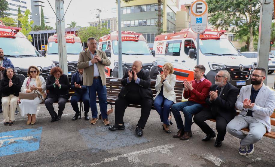Estado entrega 24 novas ambulâncias para fortalecer o Samu de Curitiba