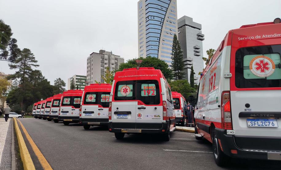 Estado entrega 24 novas ambulâncias para fortalecer o Samu de Curitiba