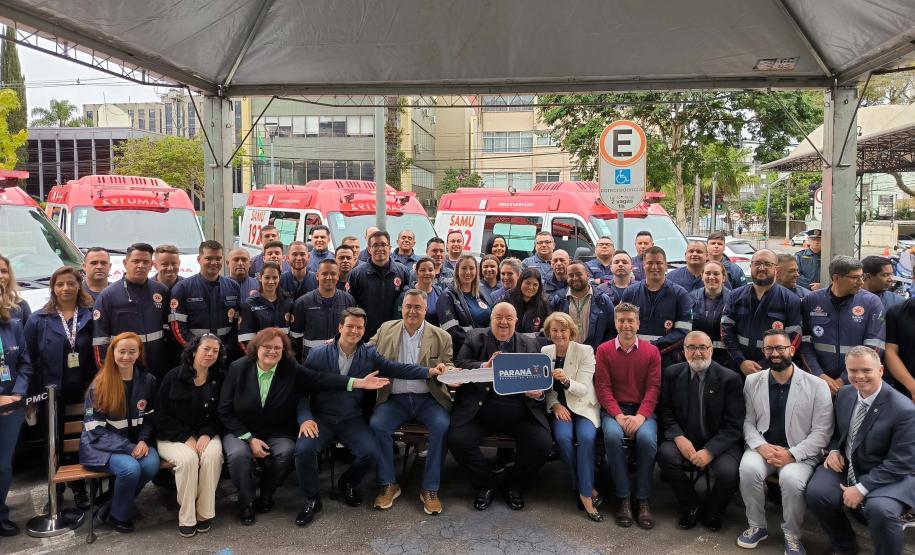 Estado entrega 24 novas ambulâncias para fortalecer o Samu de Curitiba