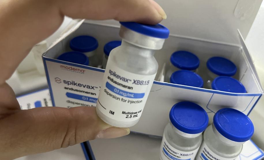 Paraná recebe primeiro lote da vacina atualizada da Covid-19