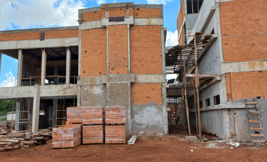 Novos Ambulatórios Médicos de Especialidades do Paraná têm obras adiantadas