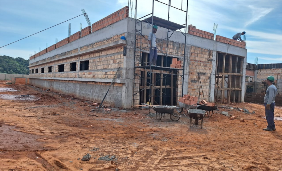 Novos Ambulatórios Médicos de Especialidades do Paraná têm obras adiantadas