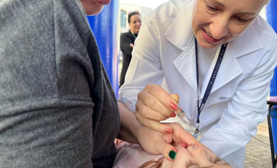 Mais de 70 mil crianças são imunizadas no Dia D contra a poliomielite em todo o Paraná