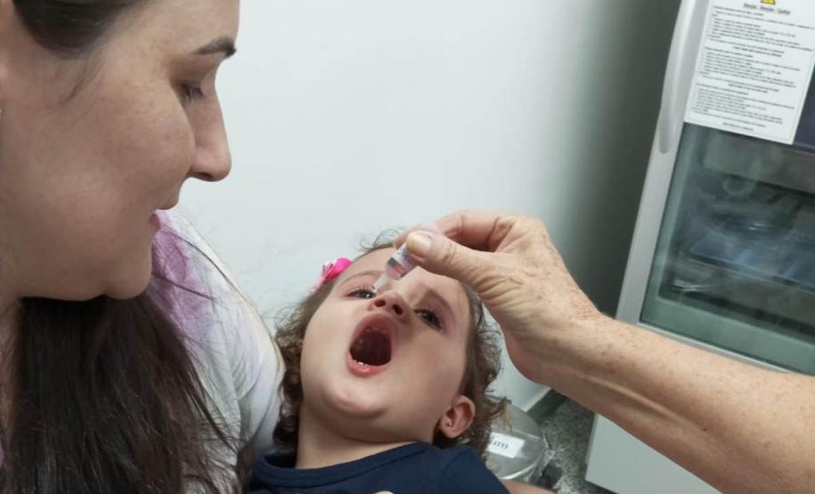 Mais de 70 mil crianças são imunizadas no Dia D contra a poliomielite em todo o Paraná