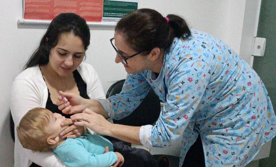 Mais de 70 mil crianças são imunizadas no Dia D contra a poliomielite em todo o Paraná