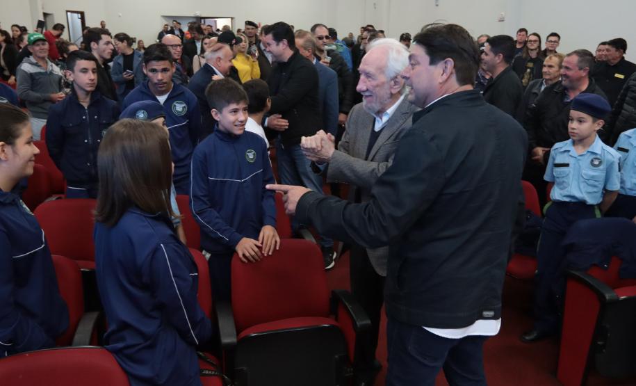 Governo inaugura obras e anuncia novos investimentos para Quedas do Iguaçu