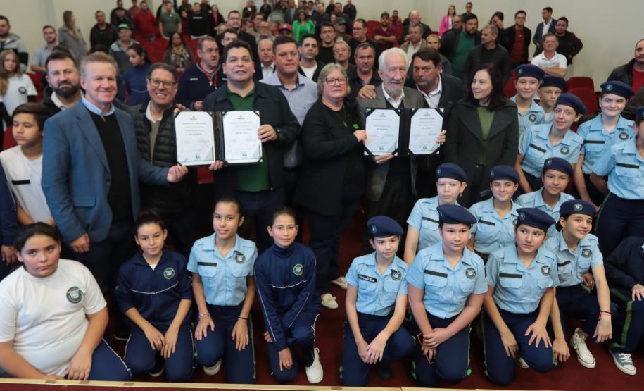 Governo inaugura obras e anuncia novos investimentos para Quedas do Iguaçu