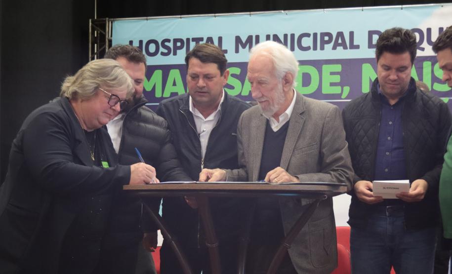 Governo inaugura obras e anuncia novos investimentos para Quedas do Iguaçu