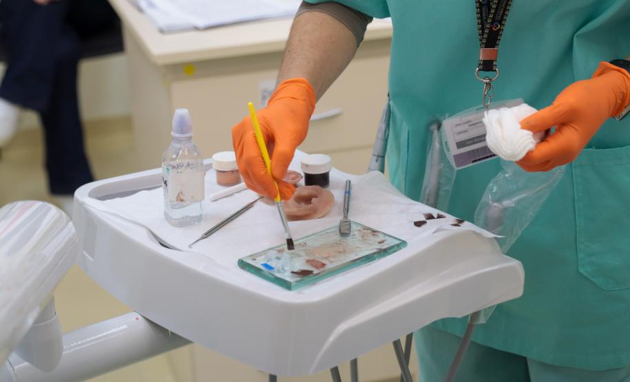 HR produz pelo SUS próteses faciais que recuperam autoestima dos pacientes