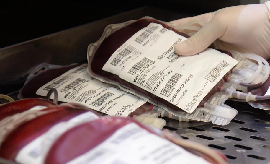 Com baixo estoque para sangues tipo O+ e O-, Paraná solicita doação de sangue