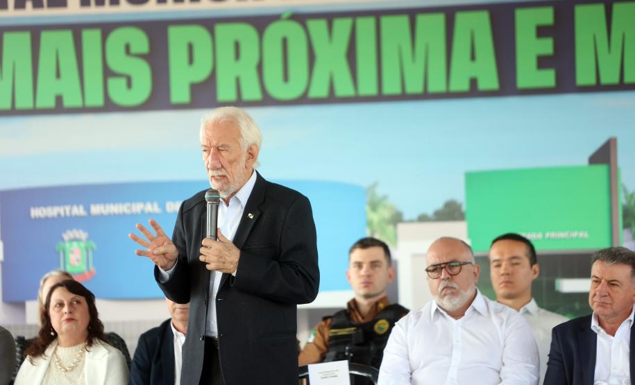 Estado libera R$ 12 milhões para 1º hospital de Imbituva e entrega matrículas de 171 casas